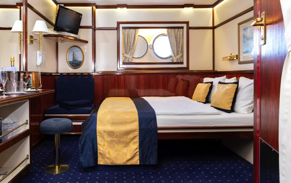 Category 3 - Outside Cabins
